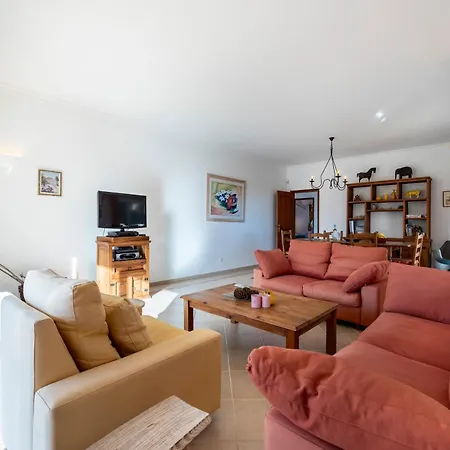 Casa Neel * בולקיאמה